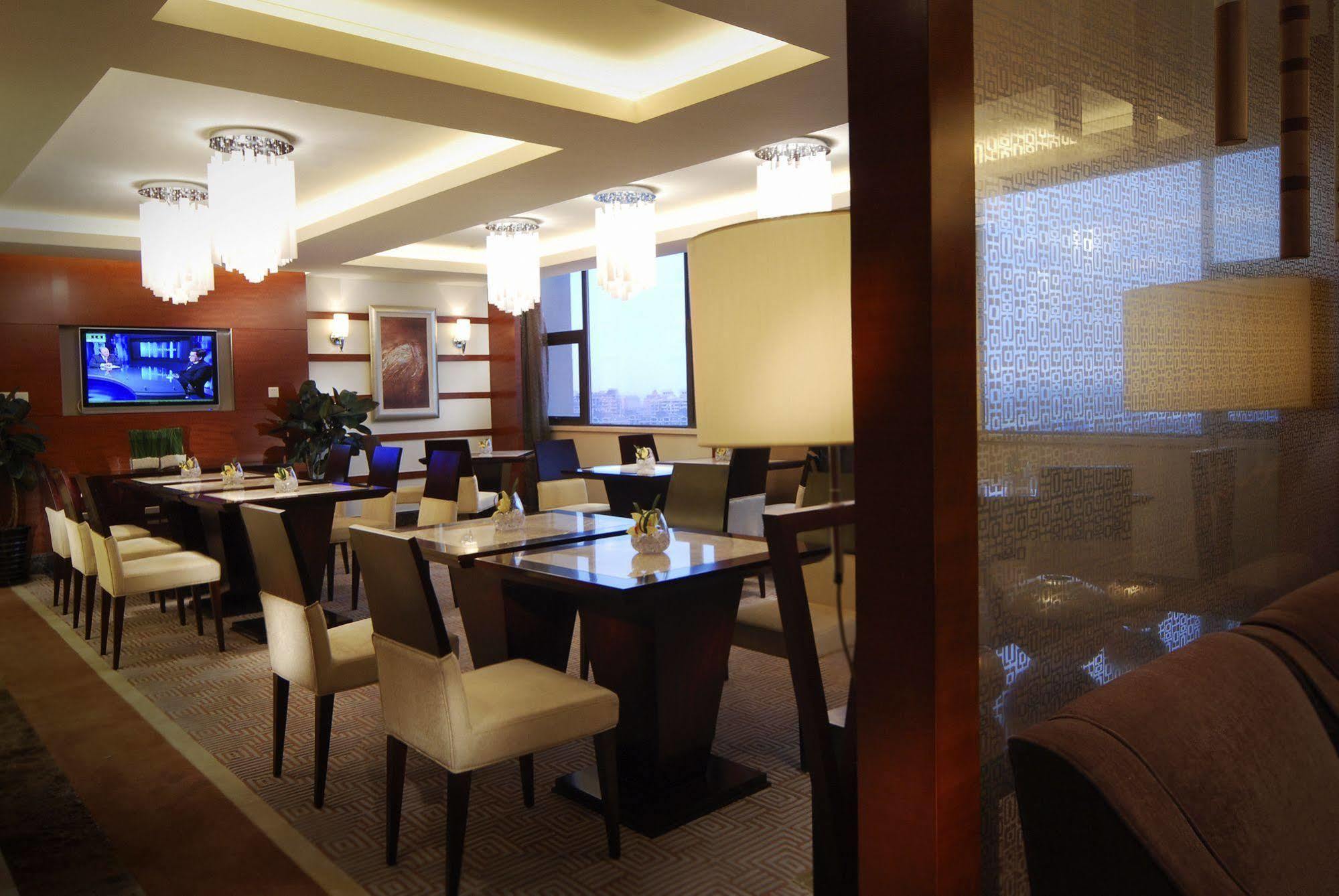 Howard Johnson Caida Plaza Shanghai Exterior photo