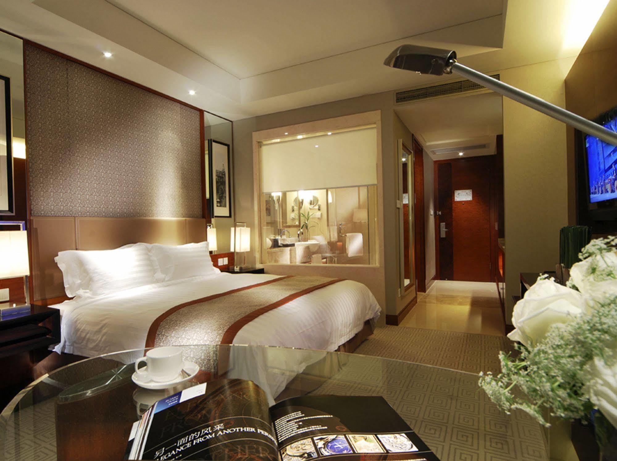 Howard Johnson Caida Plaza Shanghai Room photo
