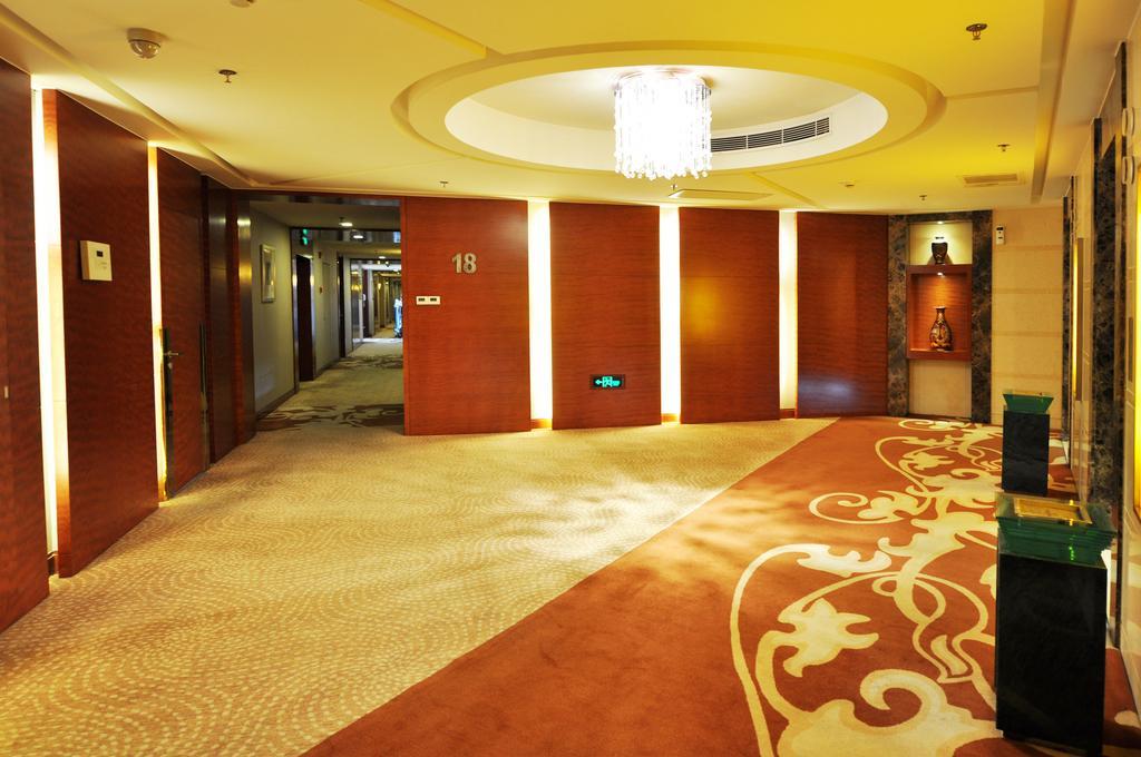 Howard Johnson Caida Plaza Shanghai Exterior photo
