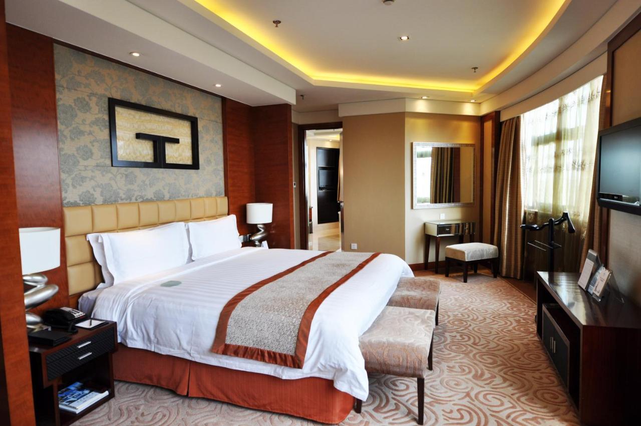 Howard Johnson Caida Plaza Shanghai Room photo